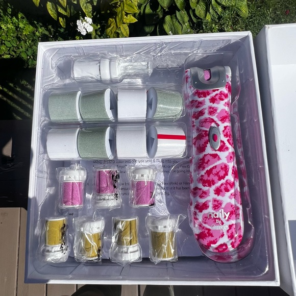 Emjoi Naily Buffing and Trimming Device Gift Set Pink Leopard Print color NIB - Picture 5 of 7